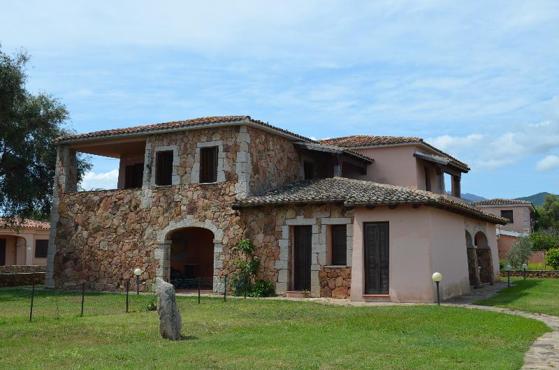 Residence Le Canne San Teodoro  Eksteriør bilde
